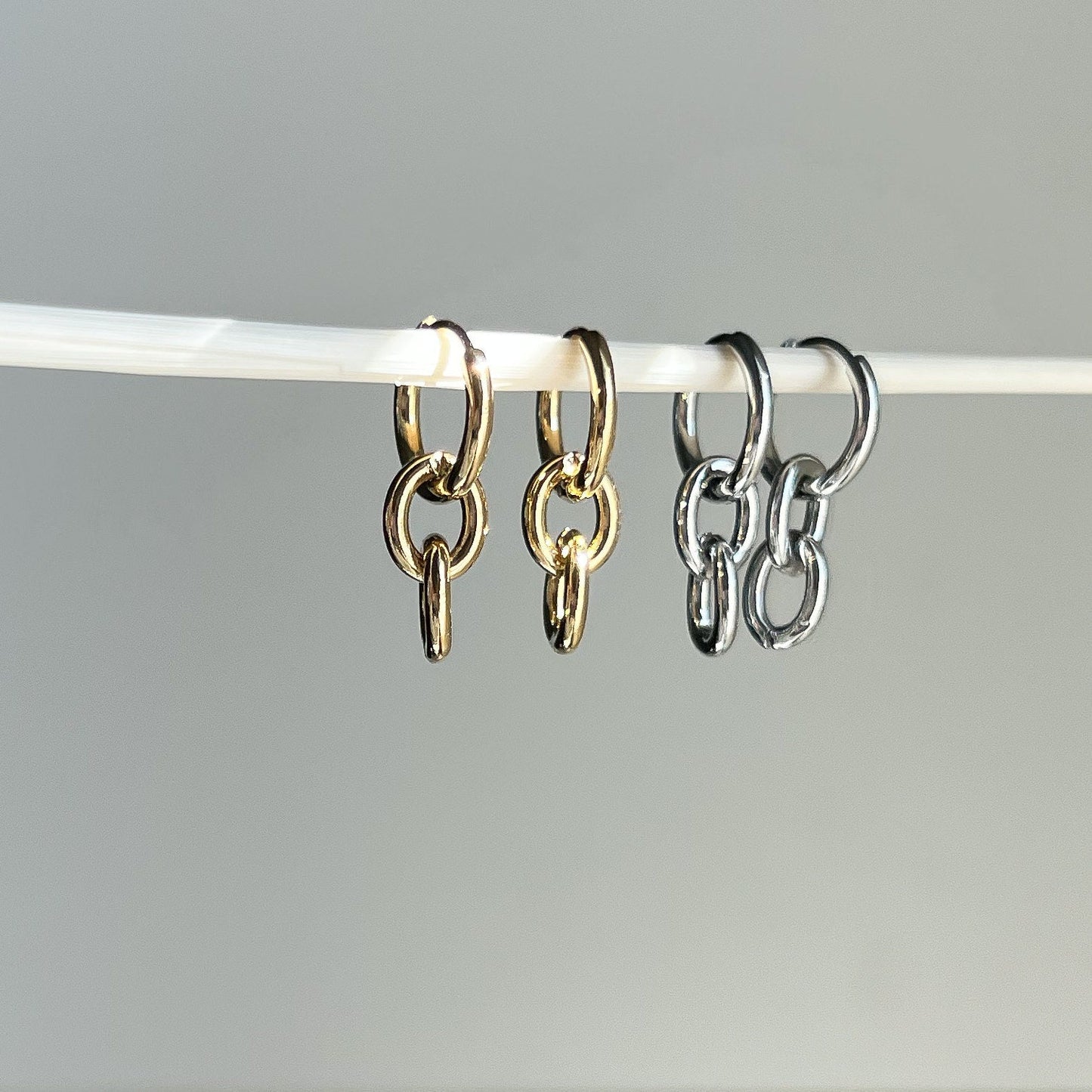 Simple Dangling Hoops