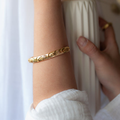 Moon Stars Textured Bangle