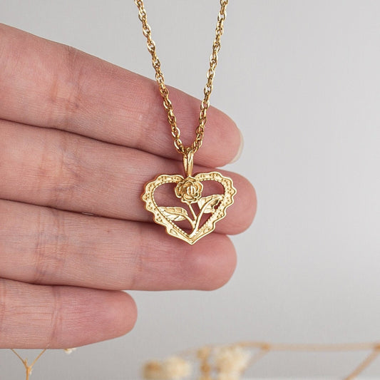 Hollow Heart Flower Necklace